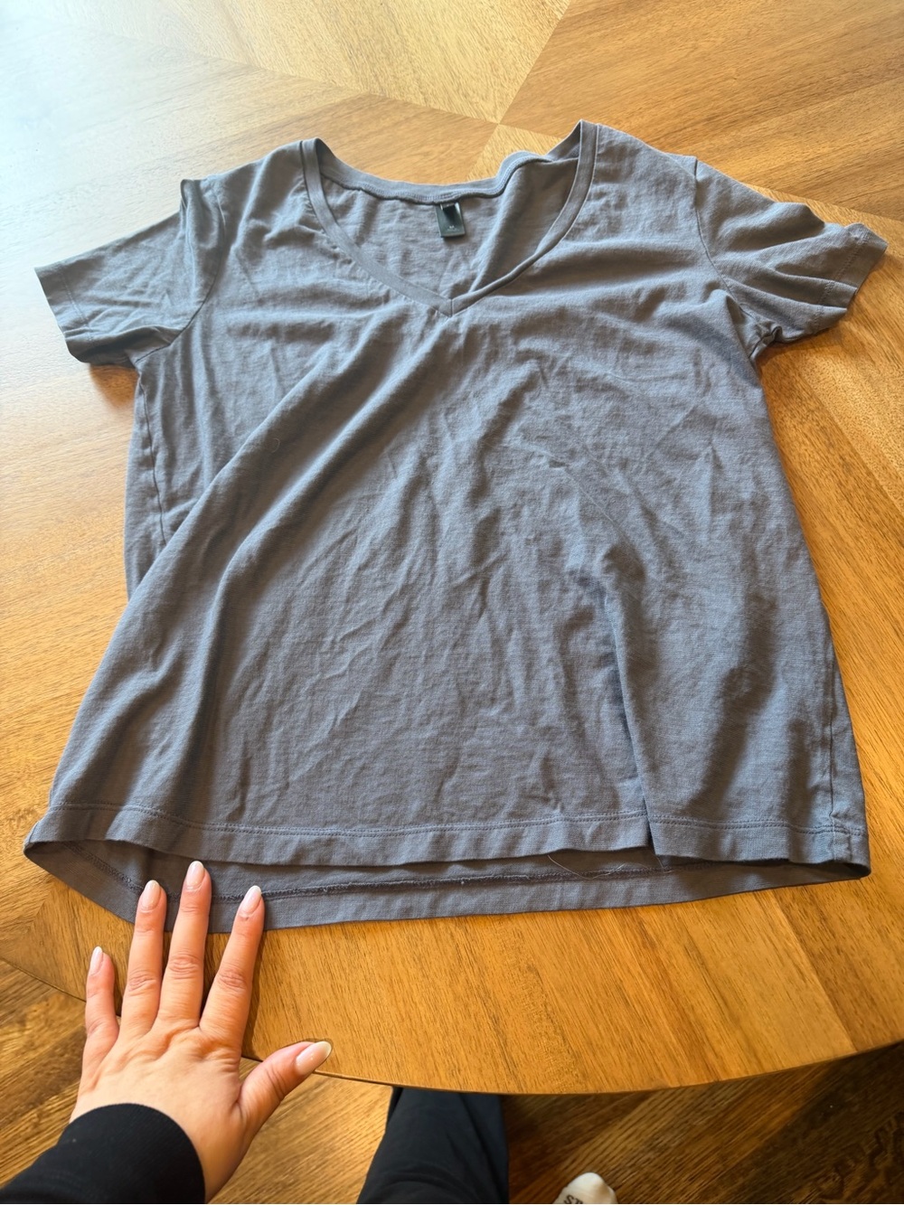 Ag Adriano Goldschmied Women's V-Neck Short Sleeve Tee in Gray